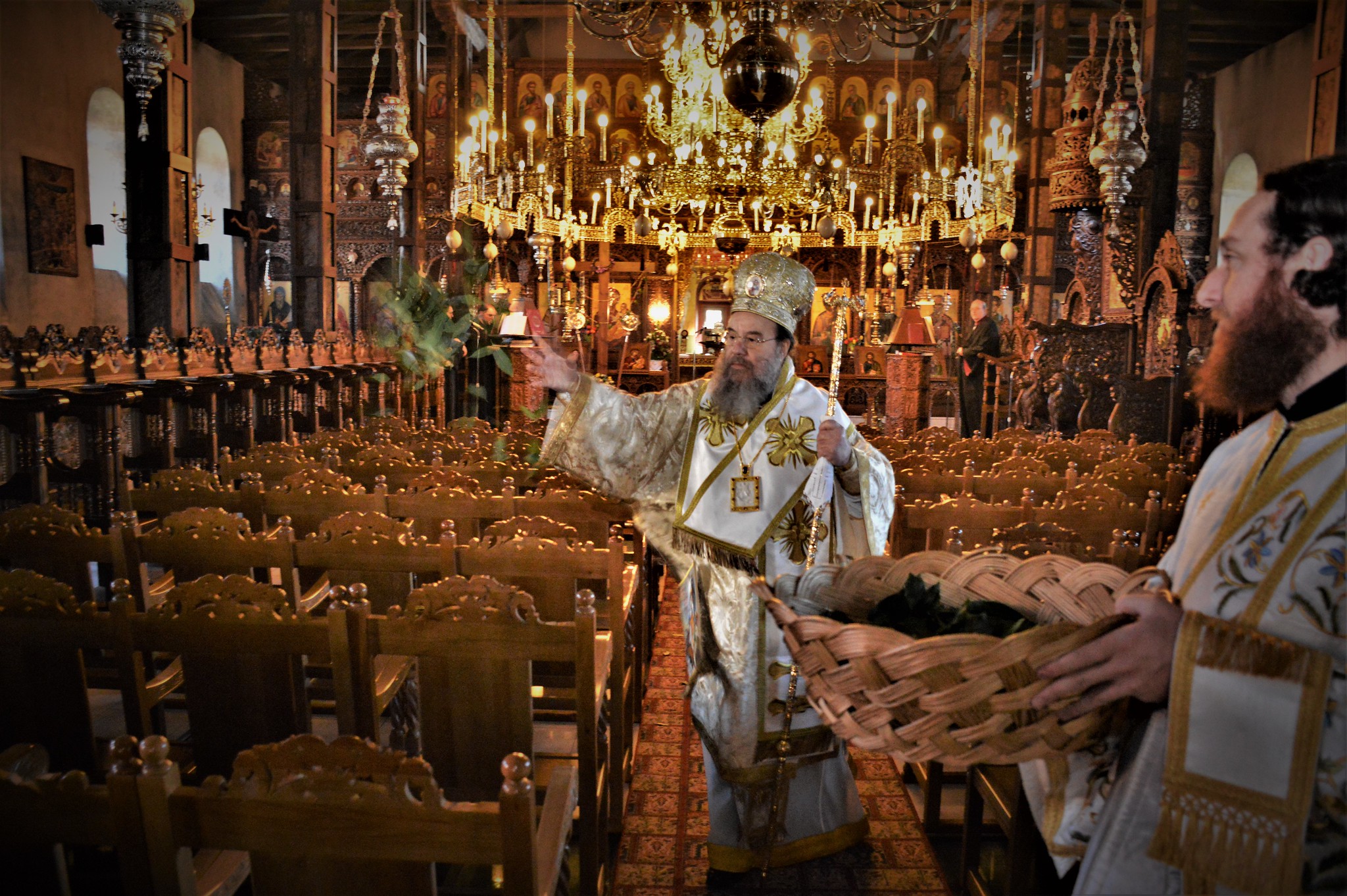 «ΟΨΕ ΔΕ ΣΑΒΒΑΤΩΝ, ΤΗ ΕΠΙΦΩΣΚΟΥΣΗ ΕΙΣ ΜΙΑΝ ΣΑΒΒΑΤΩΝ…»: “ΑΡΓΑ ΔΕ ΤΗ ΝΥΧΤΑ ΤΟΥ ΣΑΒΒΑΤΟΥ, ΤΗΝ ΩΡΑ ΠΟΥ ΡΟΔΙΖΕ Η ΑΥΓΗ ΤΗΣ ΠΡΩΤΗΣ ΗΜΕΡΑΣ ΤΗΣ ΕΒΔΟΜΑΔΟΣ…”