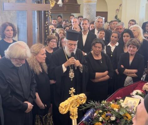 Ο ΣΕΒΑΣΜΙΩΤΑΤΟΣ ΣΤΗΝ ΜΥΚΟΝΟ ΓΙΑ ΤΗΝ ΕΞΟΔΙΟ ΑΚΟΛΟΥΘΙΑ ΤΗΣ ΑΕΙΜΝΗΣΤΟΥ ΜΗΤΡΟΣ ΤΟΥ ΑΔΕΛΦΟΥ ΤΟΥ ΣΕΒ. ΜΗΤΡΟΠΟΛΙΤΟΥ ΣΥΡΟΥ κ. ΔΩΡΟΘΕΟΥ