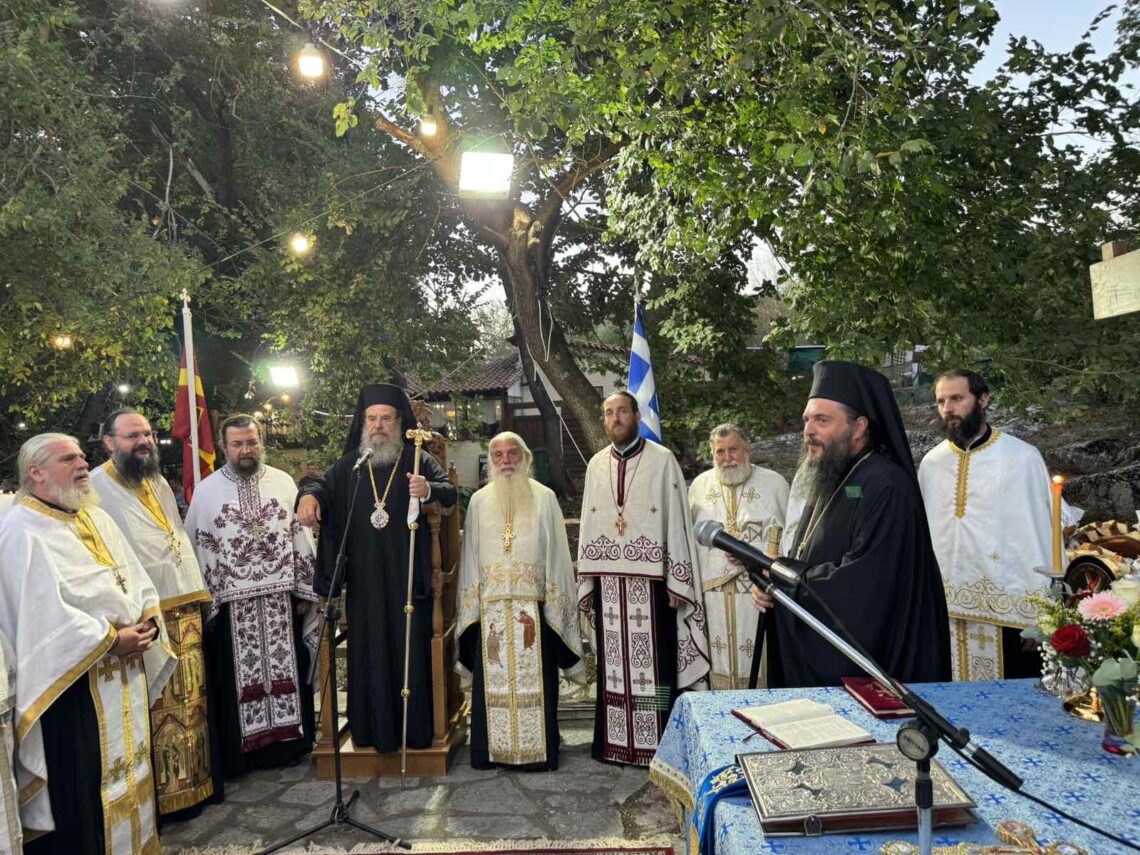ΚΟΣΜΟΣΥΡΡΟΗ ΣΤΗΝ ΠΑΝΗΓΥΡΗ ΤΗΣ ΑΠΟΤΟΜΗΣ ΤΗΣ ΚΕΦΑΛΗΣ ΤΟΥ  ΠΡΟΔΡΟΜΟΥ ΣΤΗΝ ΟΜΩΝΥΜΗ ΚΟΙΝΟΤΗΤΑ ΤΗΣ ΧΑΛΚΙΔΙΚΗΣ