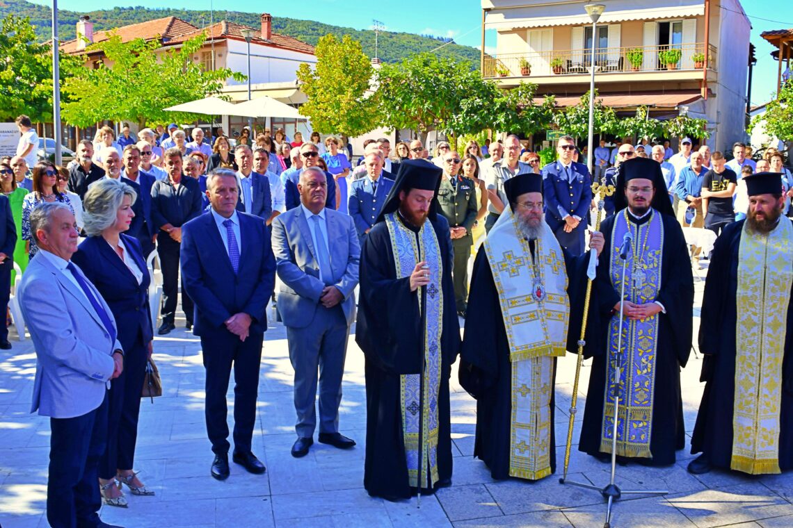 Η ΚΥΡΙΑΚΗ ΜΕΤΑ ΤΗΝ ΥΨΩΣΗ ΤΟΥ ΤΙΜΙΟΥ ΣΤΑΥΡΟΥ ΣΤΑ ΡΙΖΑ ΧΑΛΚΙΔΙΚΗΣ