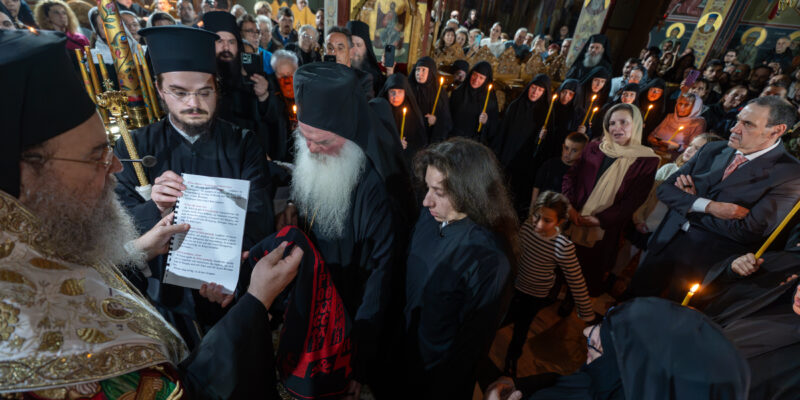 ΚΟΥΡΑ ΝΕΑΣ ΜΟΝΑΧΗΣ ΑΠΟ ΤΟΝ ΙΕΡΙΣΣΟΥ ΘΕΟΚΛΗΤΟ