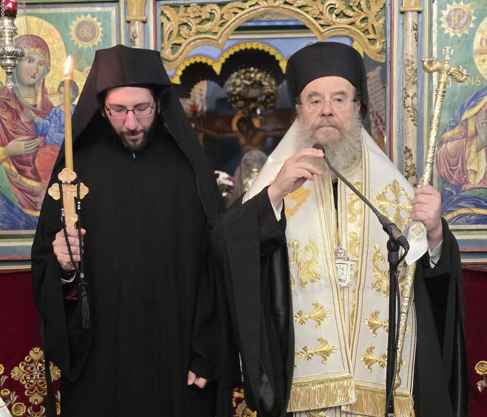 ΚΟΥΡΑ ΜΟΝΑΧΟΥ ΑΠΟ ΤΟΝ ΙΕΡΙΣΣΟΥ ΘΕΟΚΛΗΤΟ